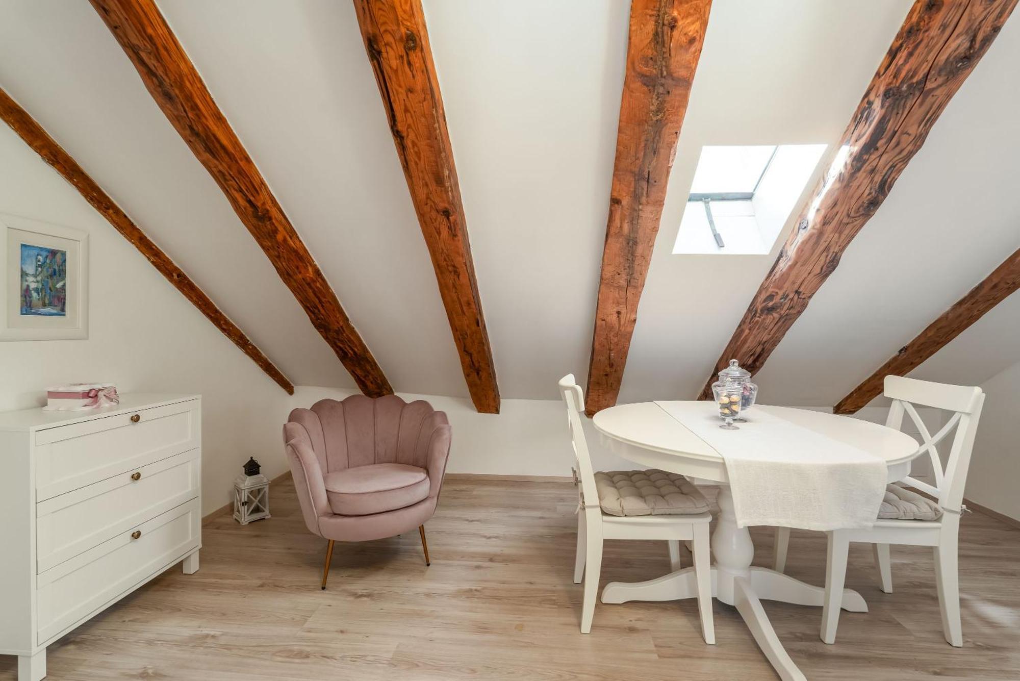 Zuzori Apartman *